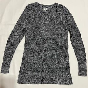American Eagle Outfitters Gray Cardigan Sweater With 2 Front Pockets